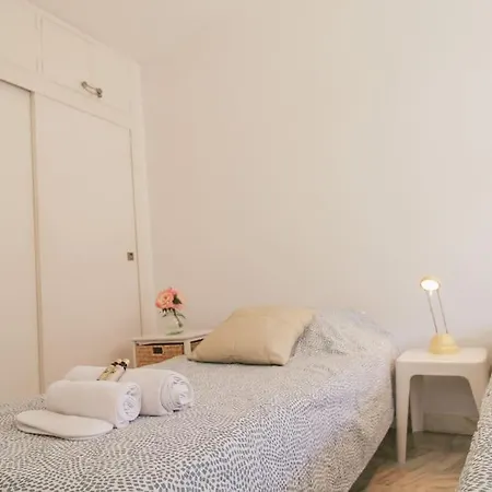 Le Navarre By Apirent #terrasse #ascenseur #wifi